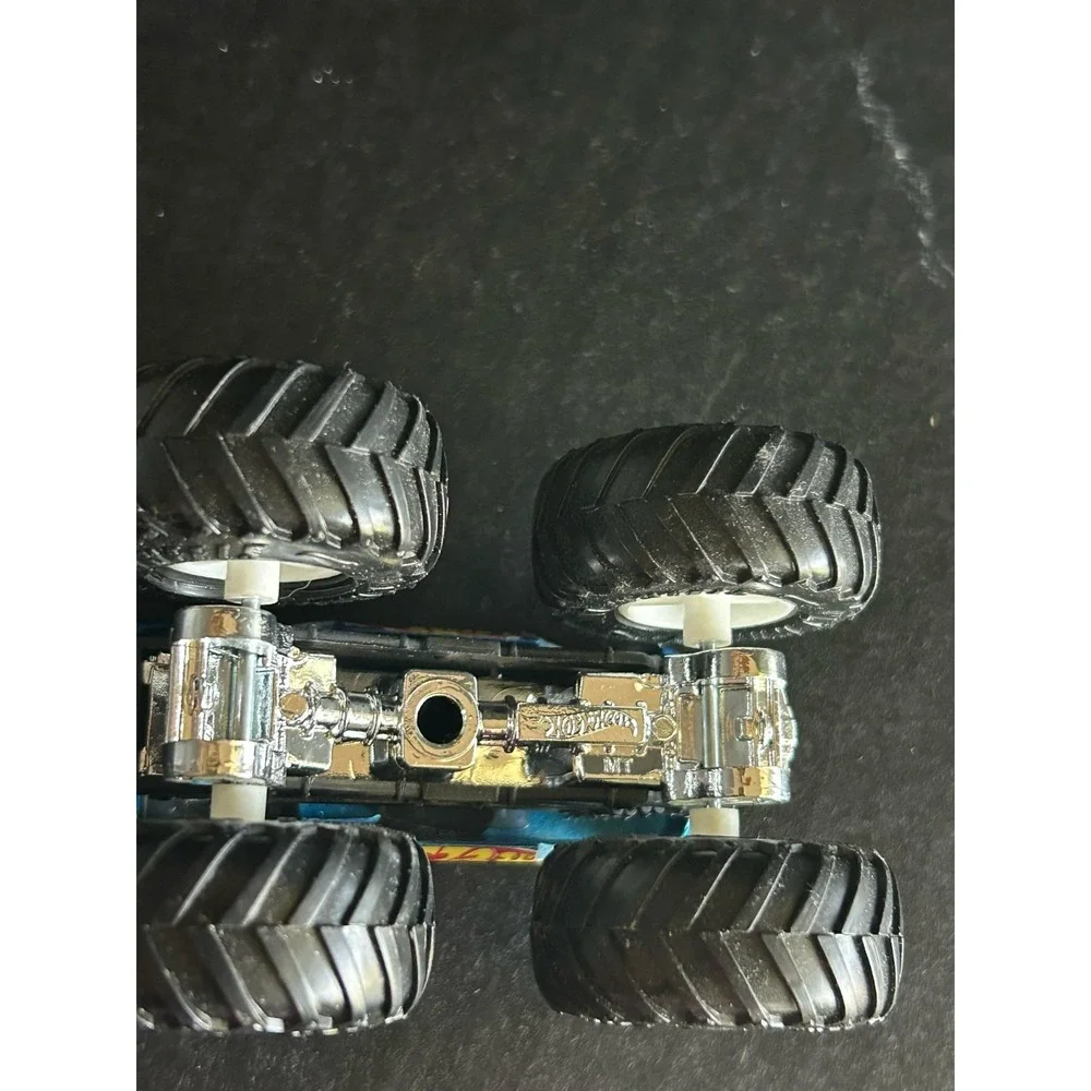 Hot Wheels, Hot Wheels Racing #1 Monster Truck 1:64, Corvette Loose Blue White
